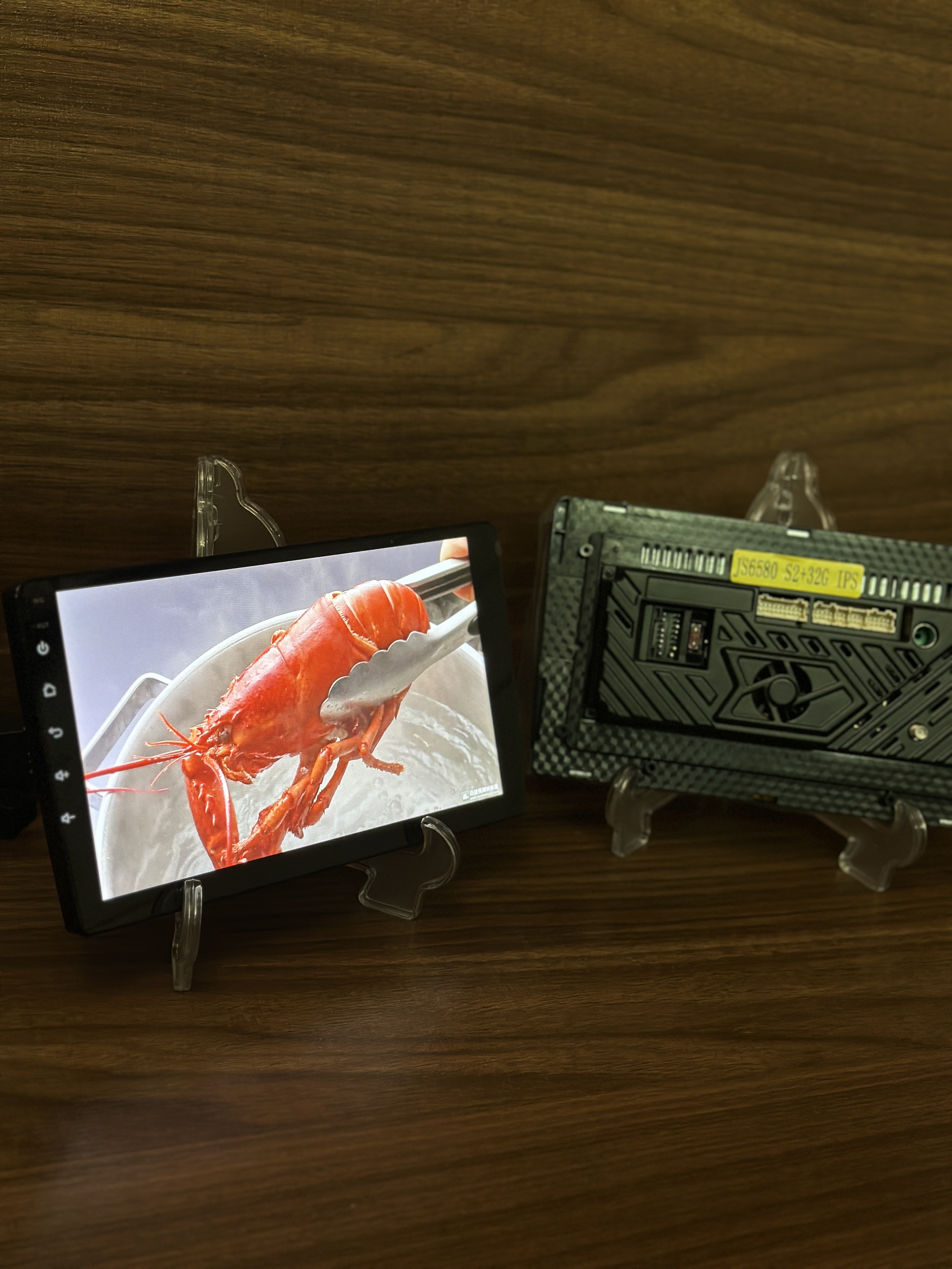 مانیتور 9 اینچ فن دار رم 1 حافظه 16 سیستمی